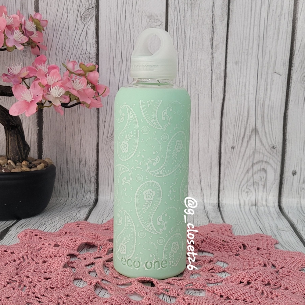 ECO ONE Silicone Paisley Bottle Sleeve - Mint and White